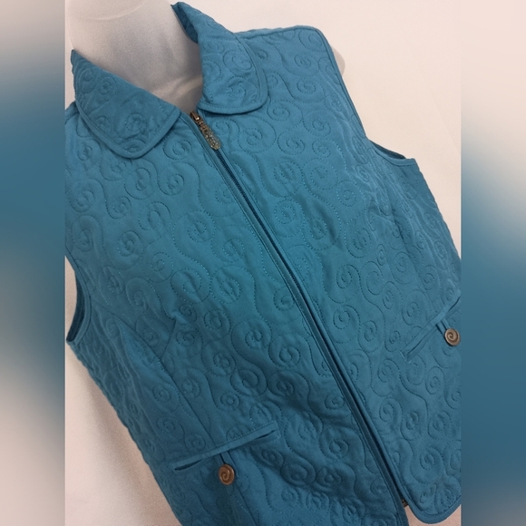 2/$30 Teal Fall Winter Quilted Vest with Button Pockets (#1,360) - Picture 6 of 9